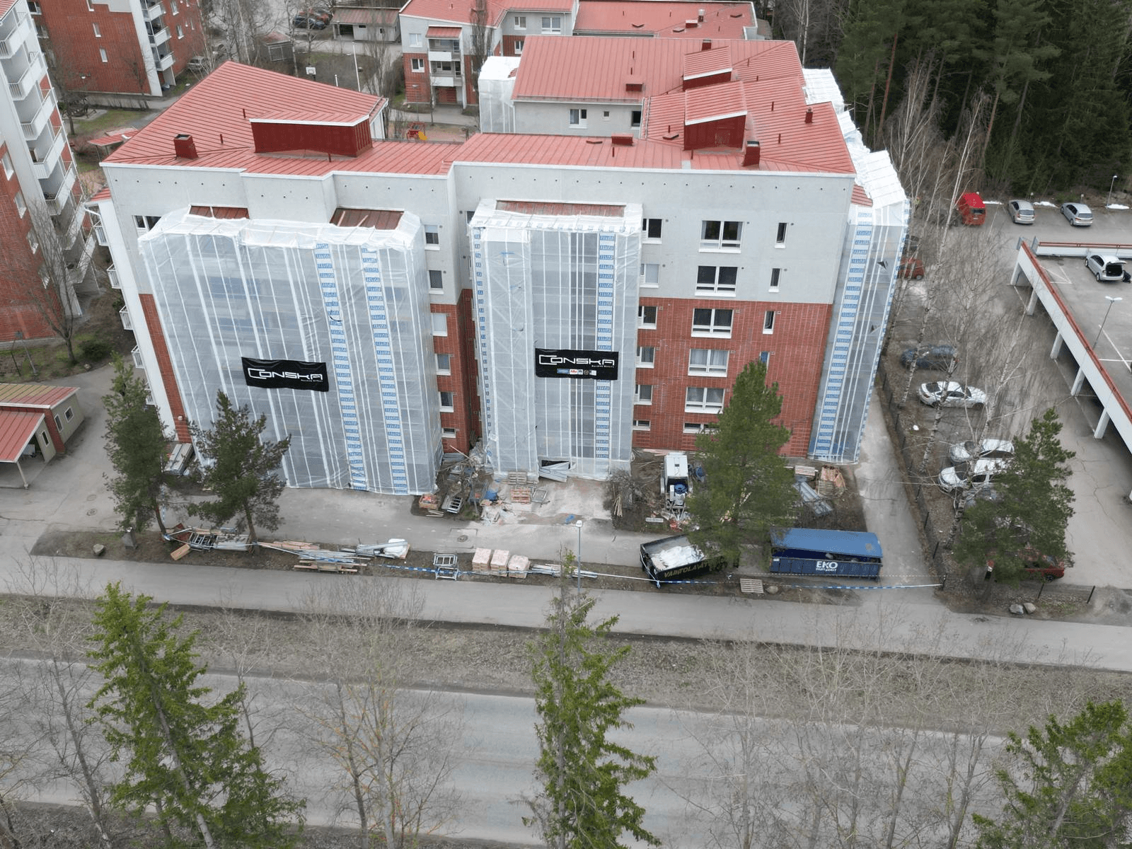 Julkisivu & parvekesaneeraus