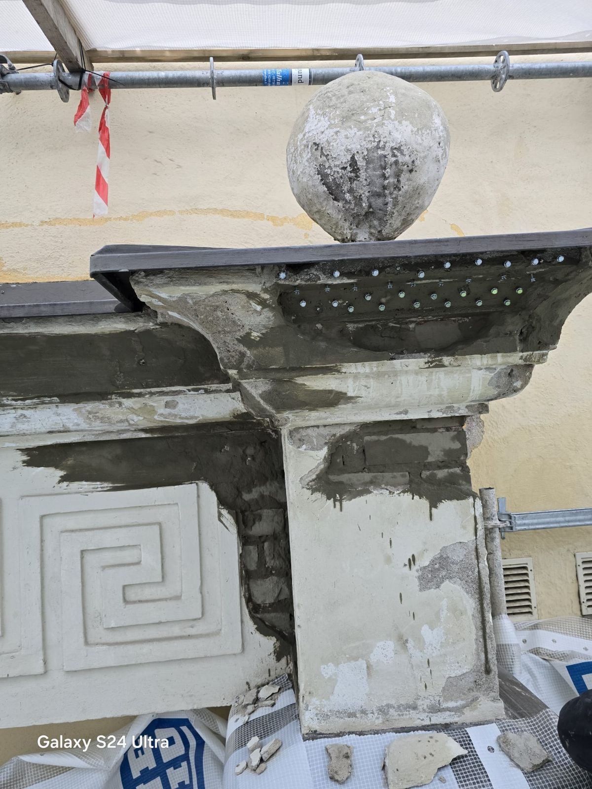 Mäkelänkatu 37 pylvään restaurointi